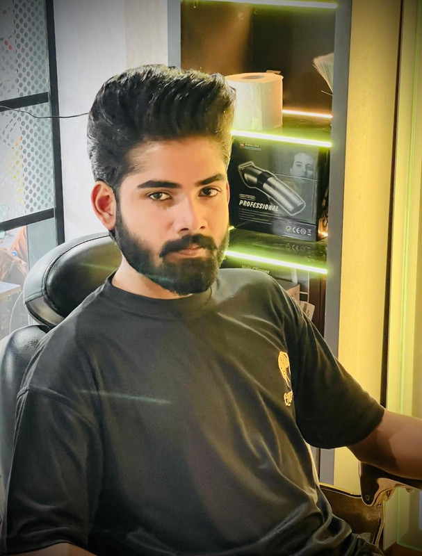 Dawood, barber
